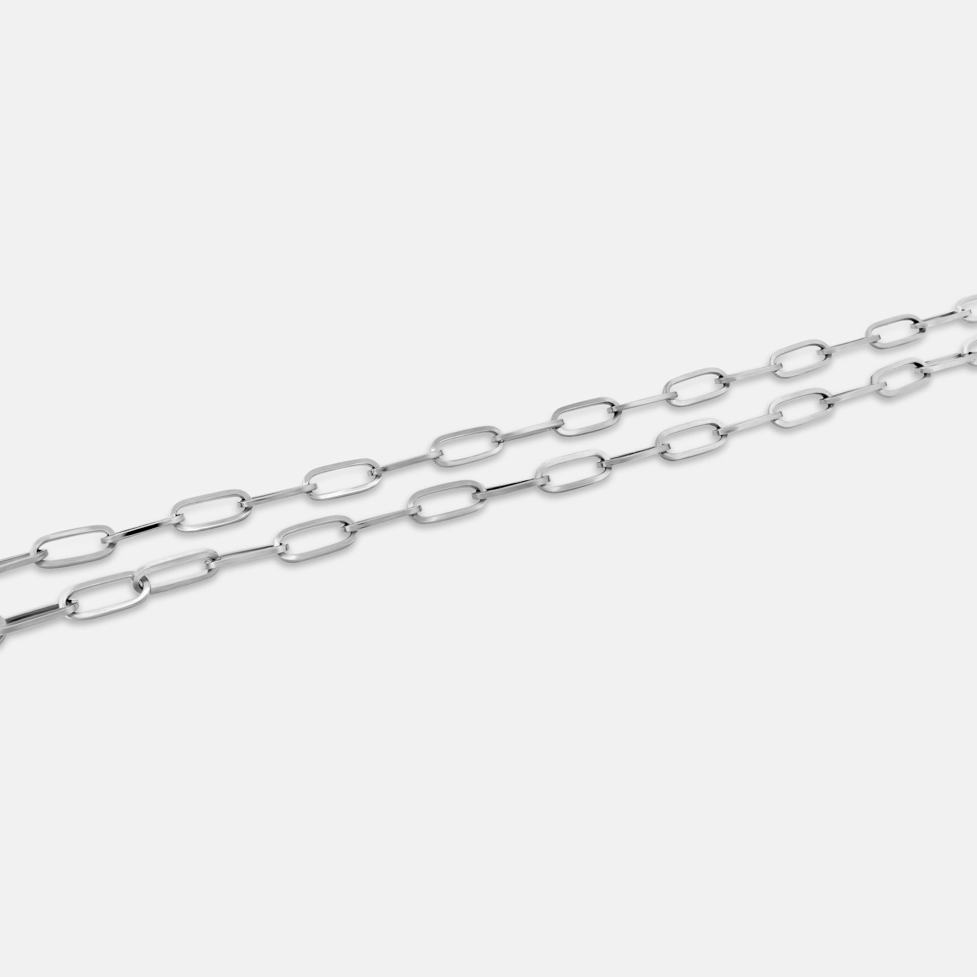 close up view of rhodium plated 925 silver paperclip necklace